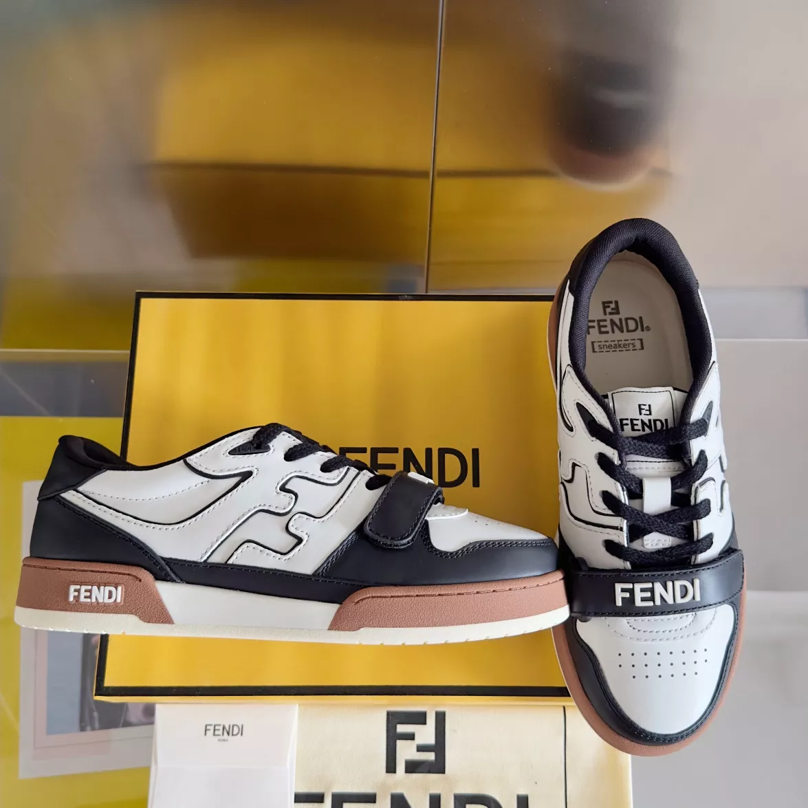 Sophisticated 5835 Fendi Casual Shoes For Women