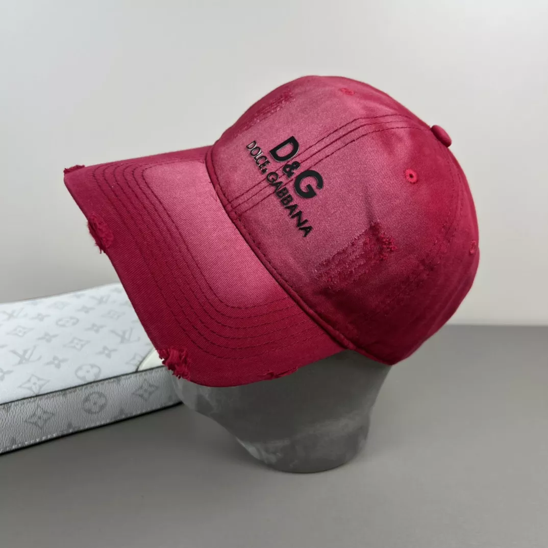 Sophisticated 5944 Dolce & Gabbana Caps