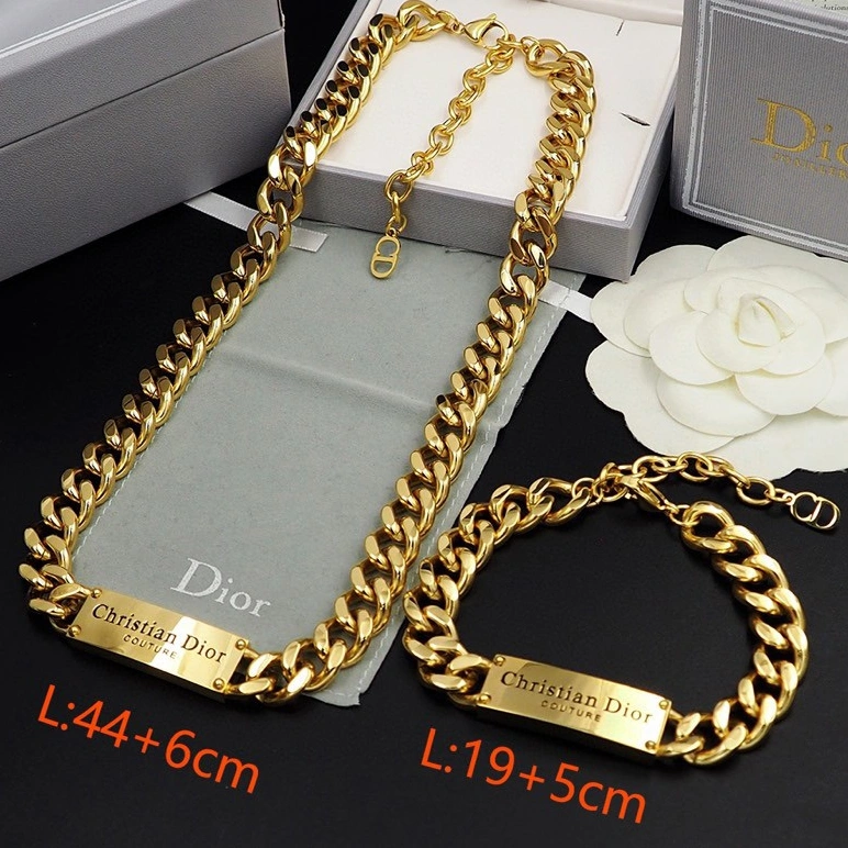 Sophisticated 6103 Christian Dior Jewelry Set