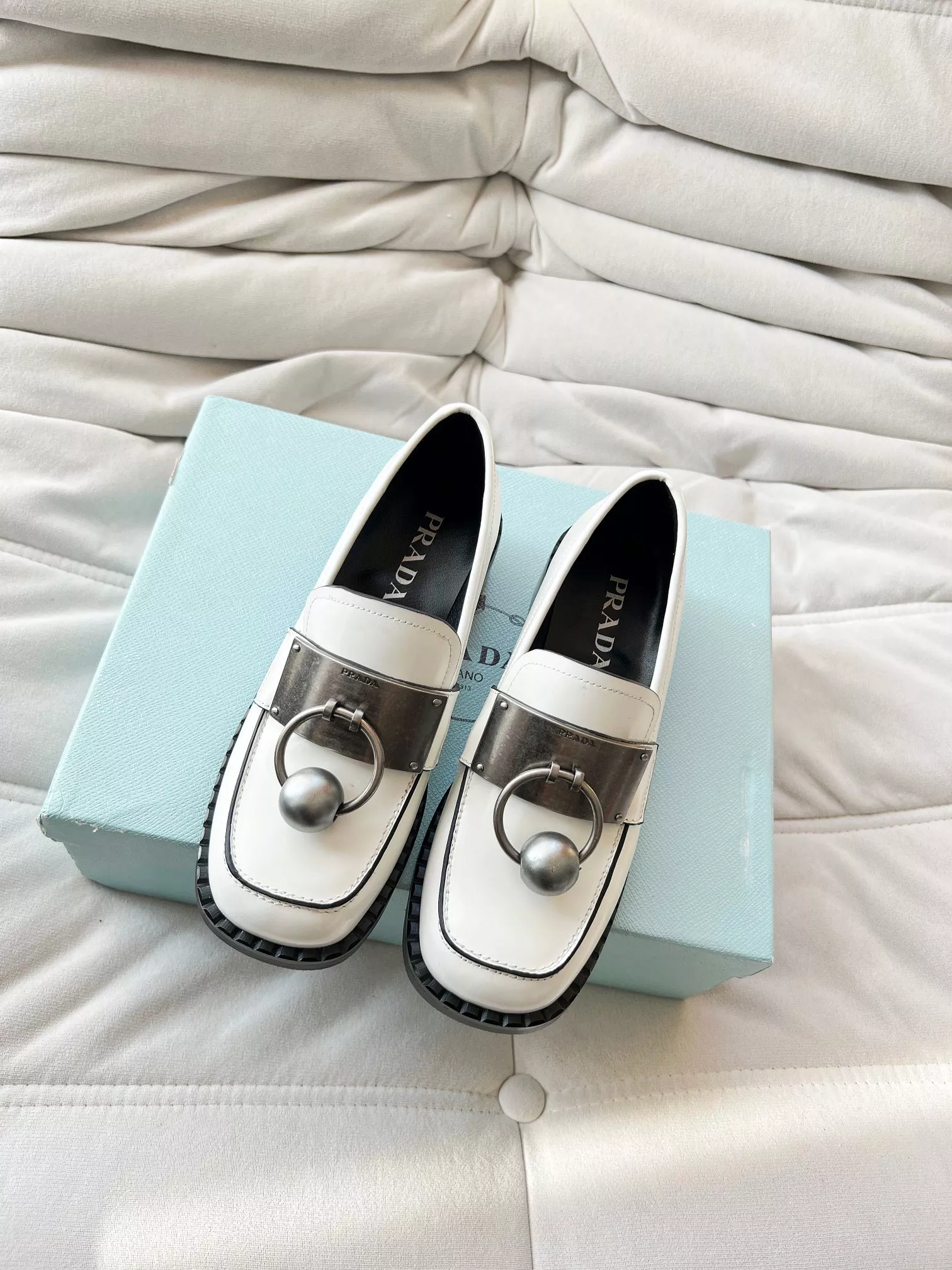 Sophisticated 6144 Prada Leather Shoes For Women
