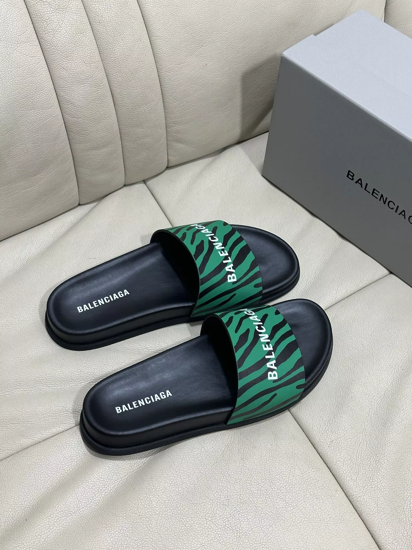 Sophisticated 6260 Balenciaga Slippers For Men