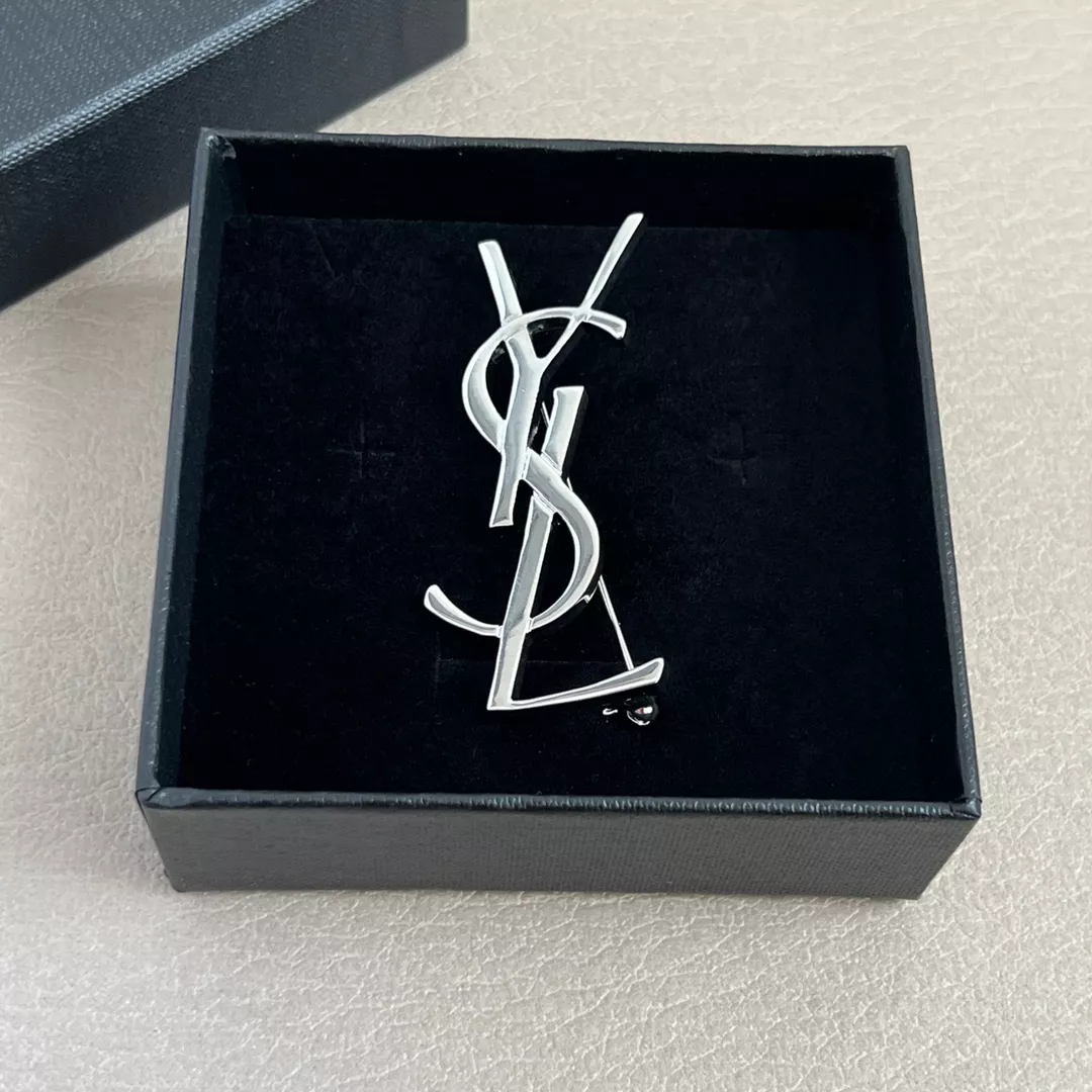 Sophisticated 6349 Yves Saint Laurent Brooches For Women