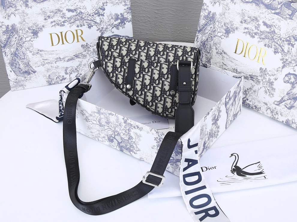 Sophisticated 6597 Christian Dior AAA Quality Messenger Bags For Women