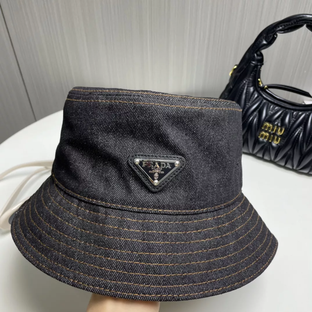 Sophisticated 6698 Prada Caps
