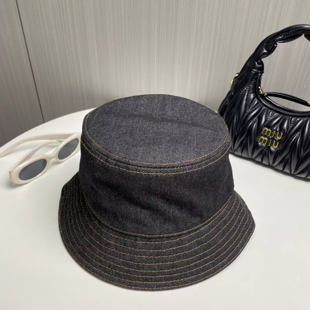 Sophisticated 6698 Prada Caps