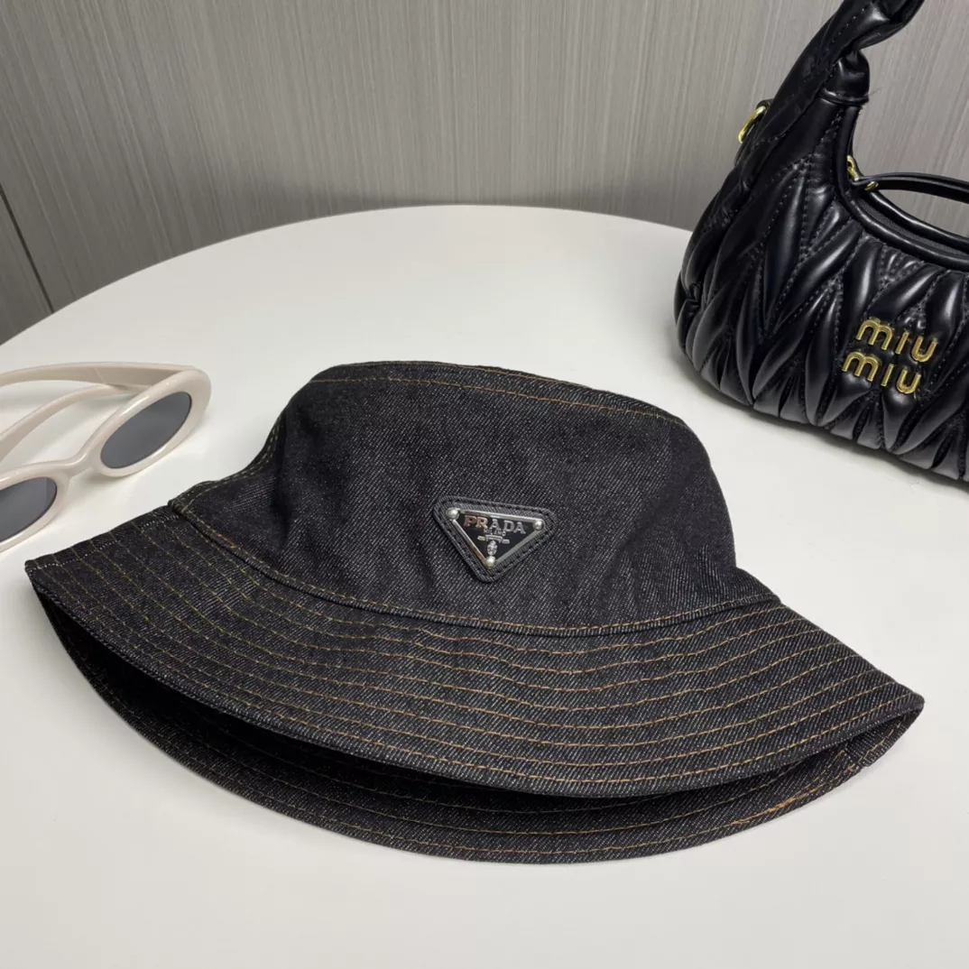 Sophisticated 6698 Prada Caps