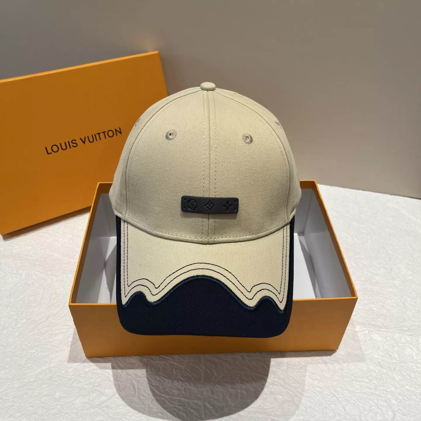 Sophisticated 6766 Louis Vuitton LV Caps