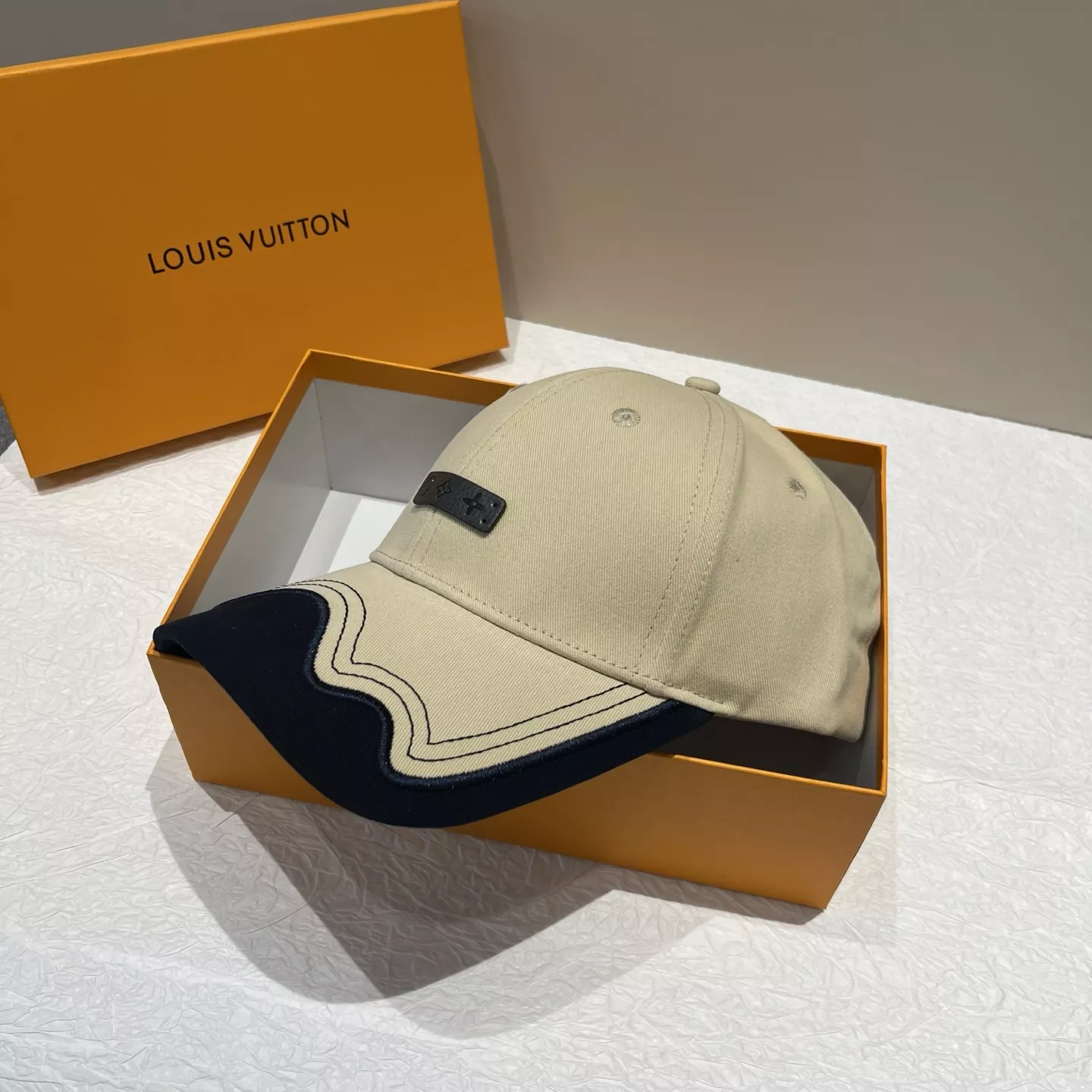 Sophisticated 6766 Louis Vuitton LV Caps
