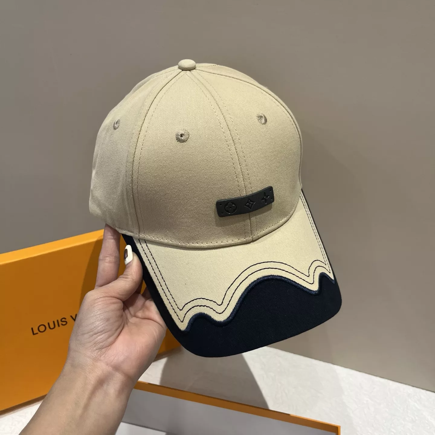 Sophisticated 6766 Louis Vuitton LV Caps