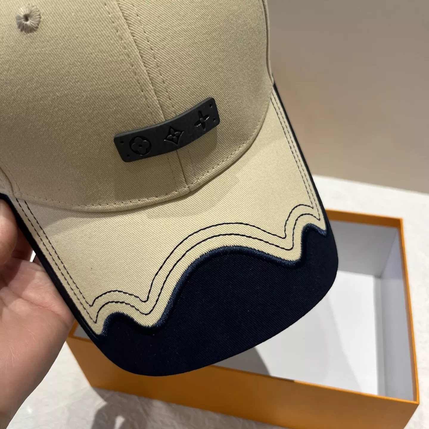 Sophisticated 6766 Louis Vuitton LV Caps