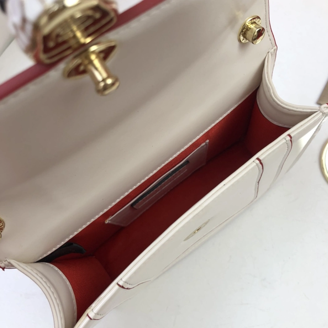 Sophisticated 6824 Bvlgari AAA Quality Messenger Bags For Women