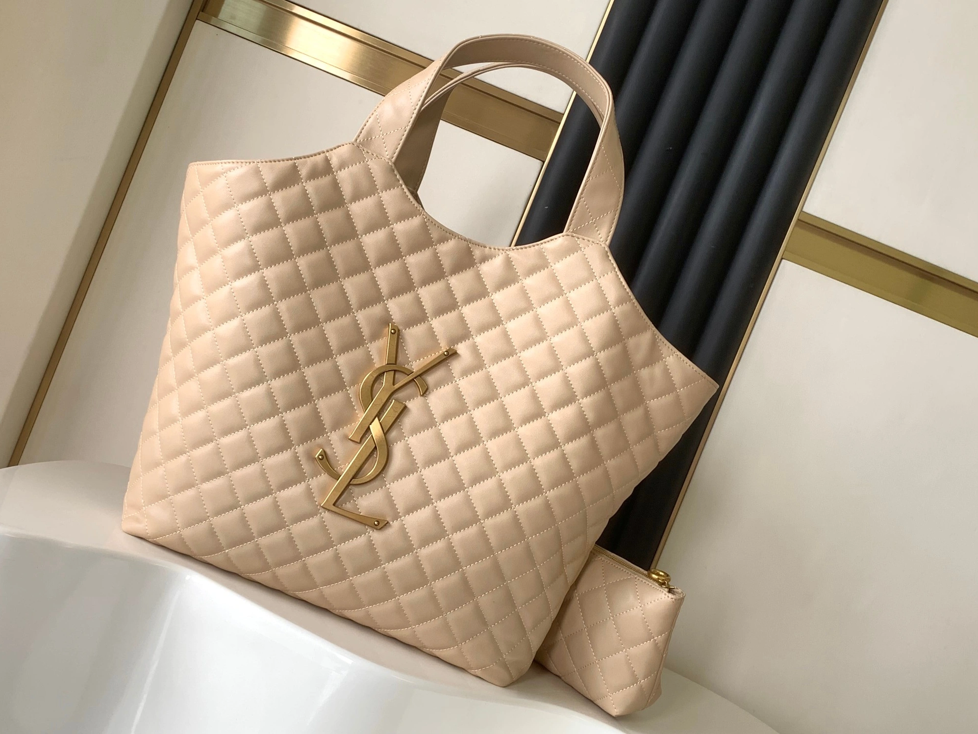 Sophisticated 6936 Yves Saint Laurent AAA Quality Handbags For Women