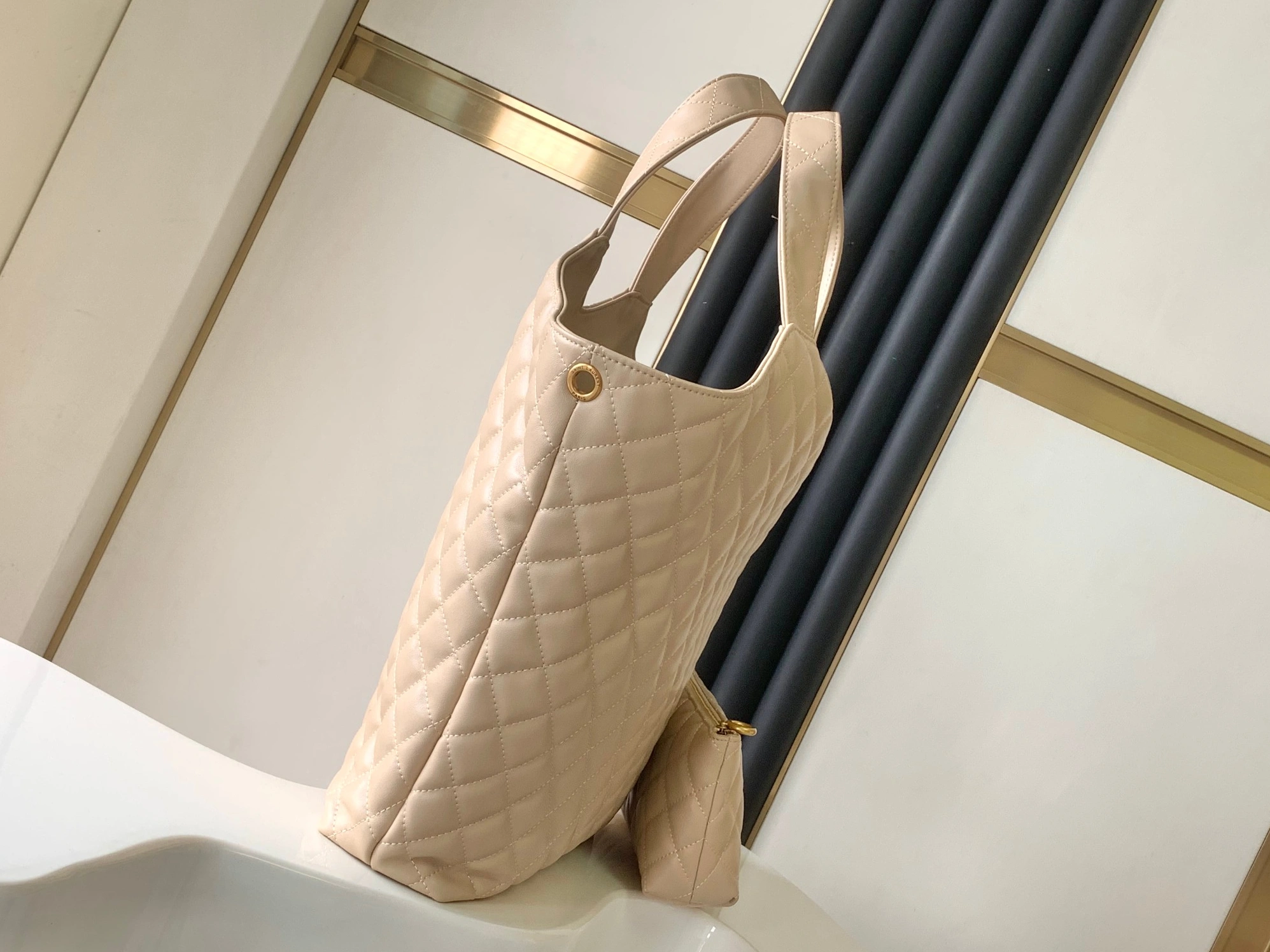 Sophisticated 6936 Yves Saint Laurent AAA Quality Handbags For Women
