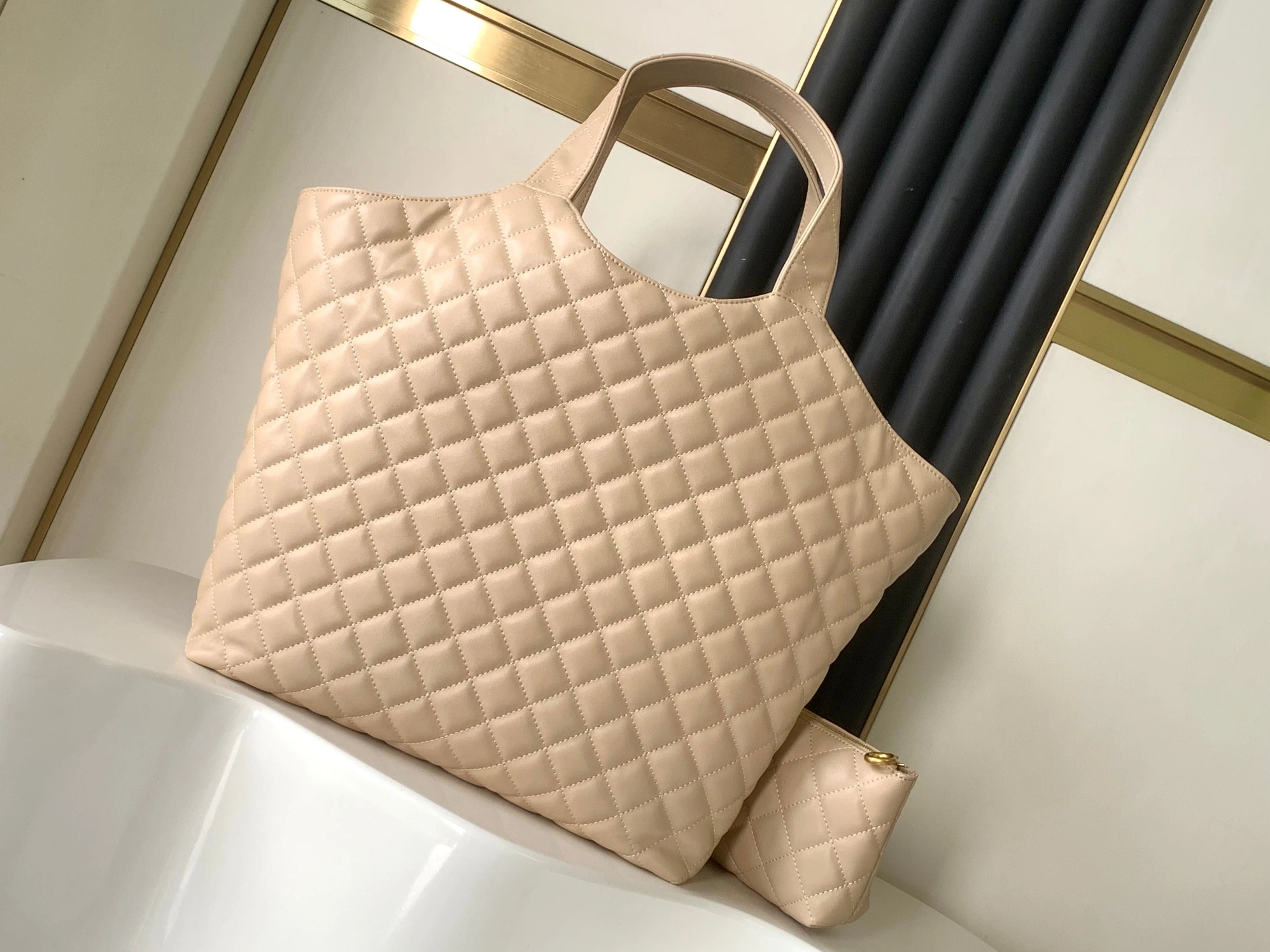 Sophisticated 6936 Yves Saint Laurent AAA Quality Handbags For Women