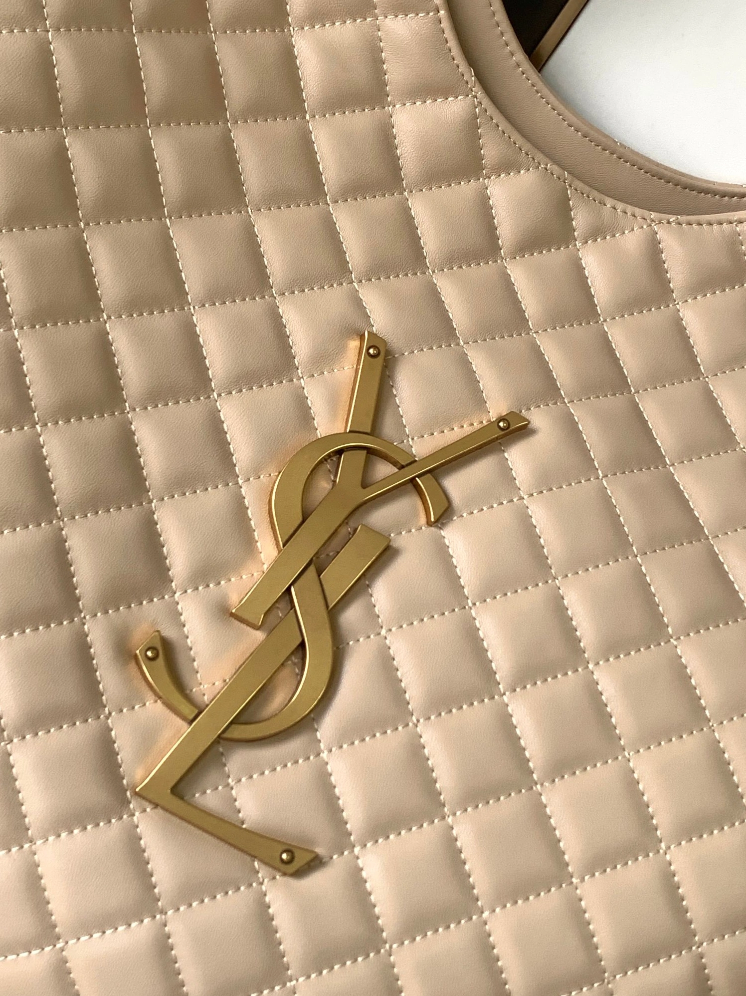 Sophisticated 6936 Yves Saint Laurent AAA Quality Handbags For Women