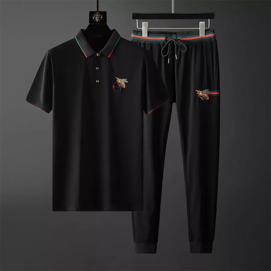 Sophisticated 7043 Gucci Tracksuits Short Sleeved For Men