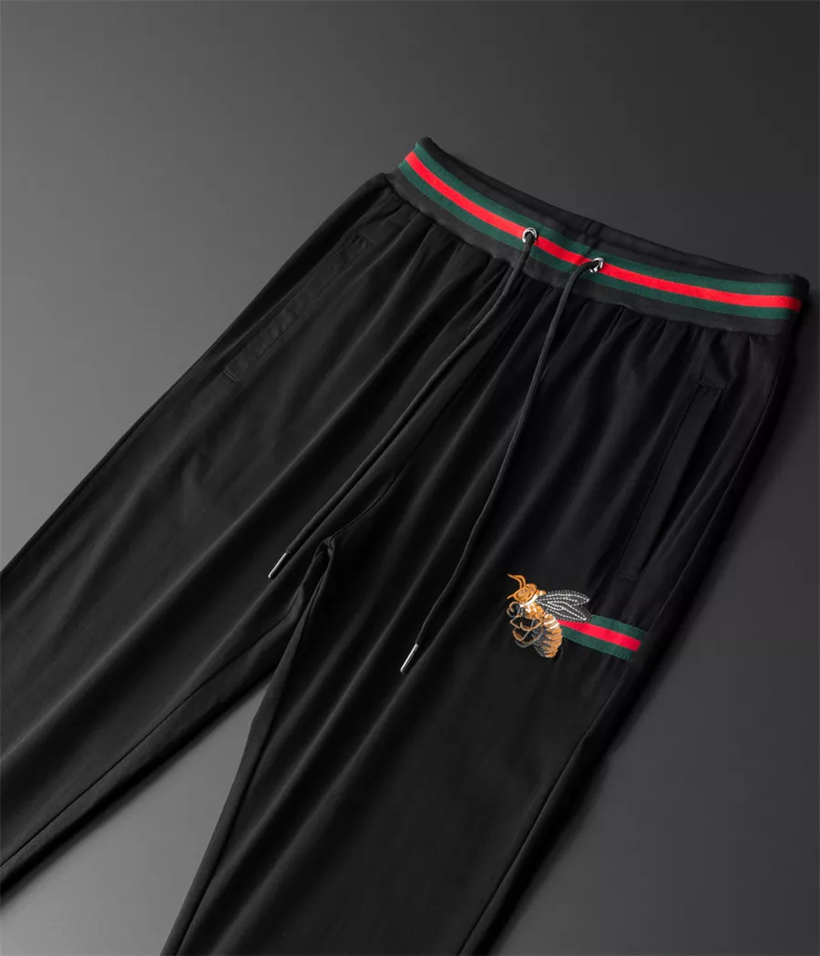 Sophisticated 7043 Gucci Tracksuits Short Sleeved For Men