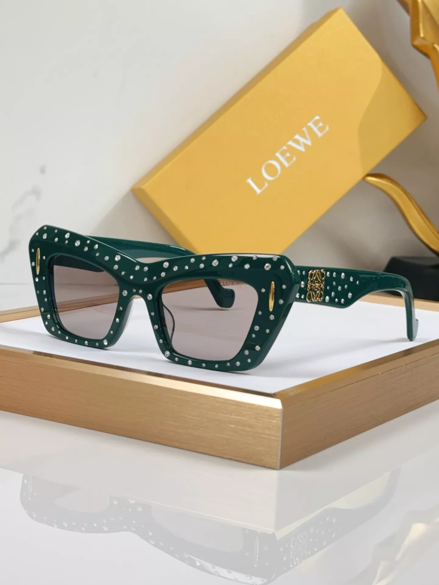 Sophisticated 7074 LOEWE AAA Quality Sunglasses