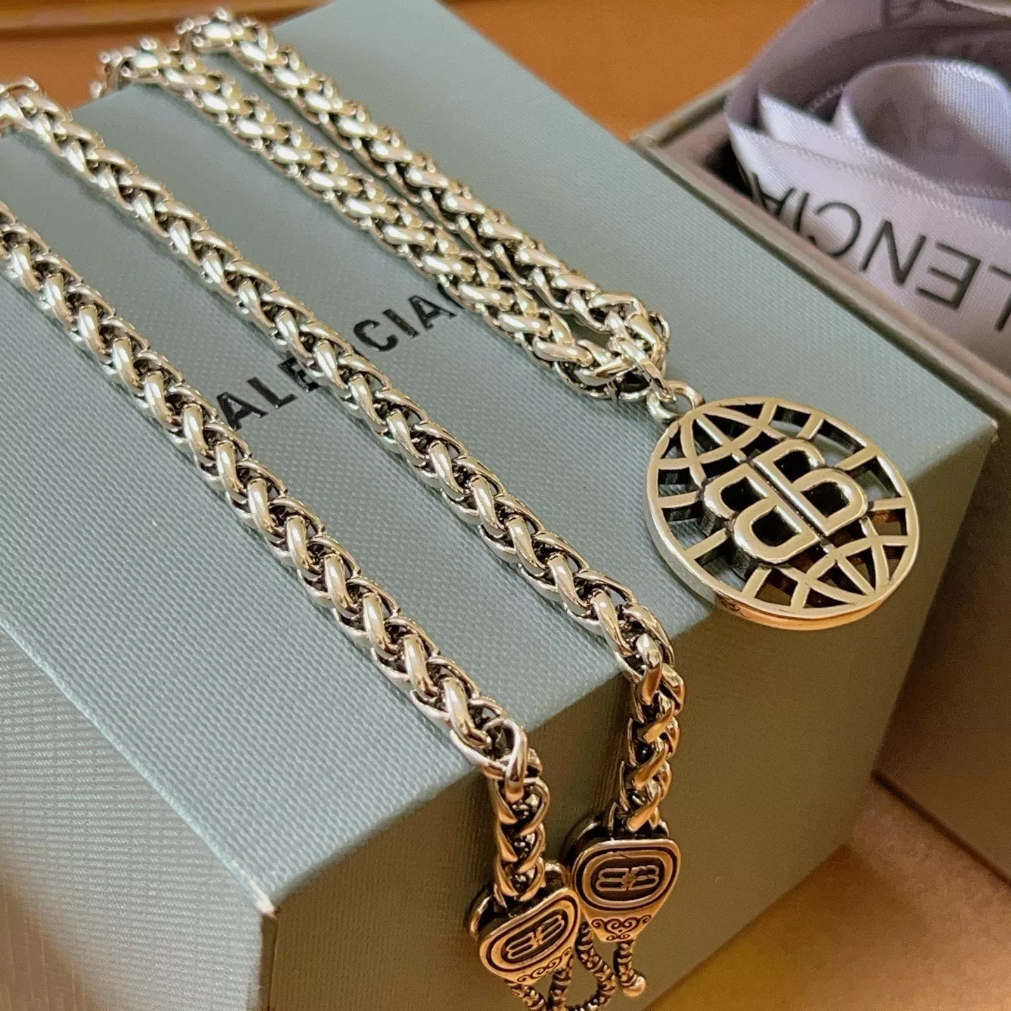 Sophisticated 7140 Balenciaga Necklaces