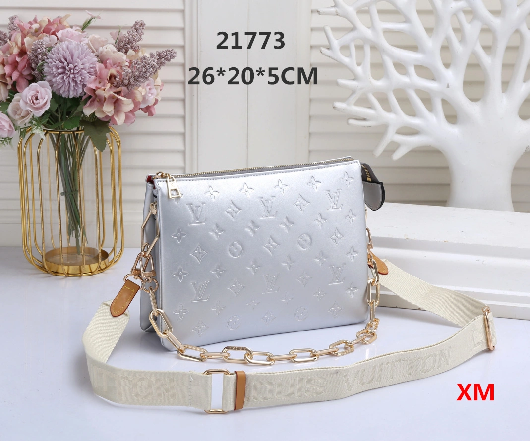 Sophisticated 7151 Louis Vuitton Messenger Bags For Women