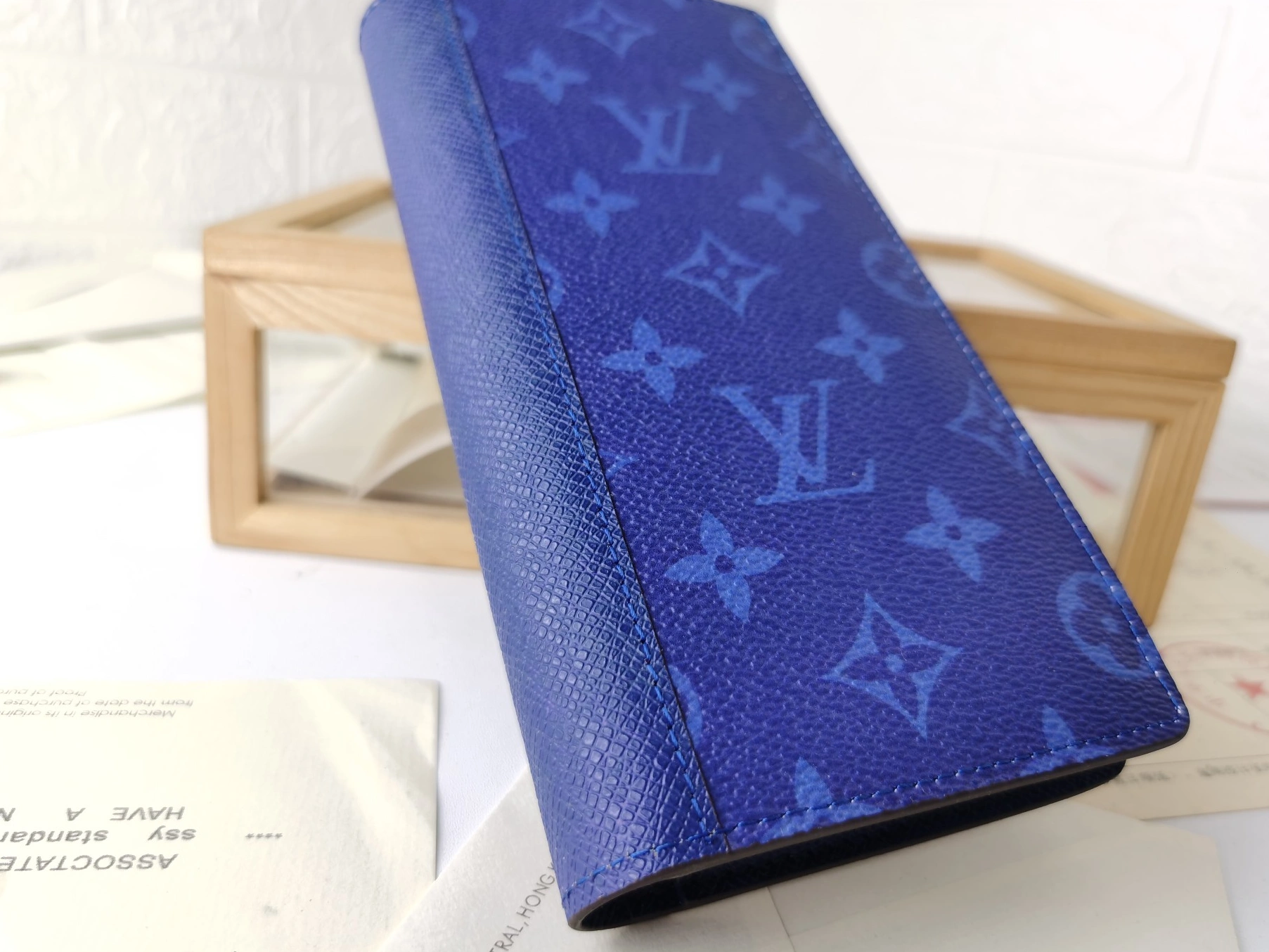 Sophisticated 7214 Louis Vuitton LV Card Case For Unisex