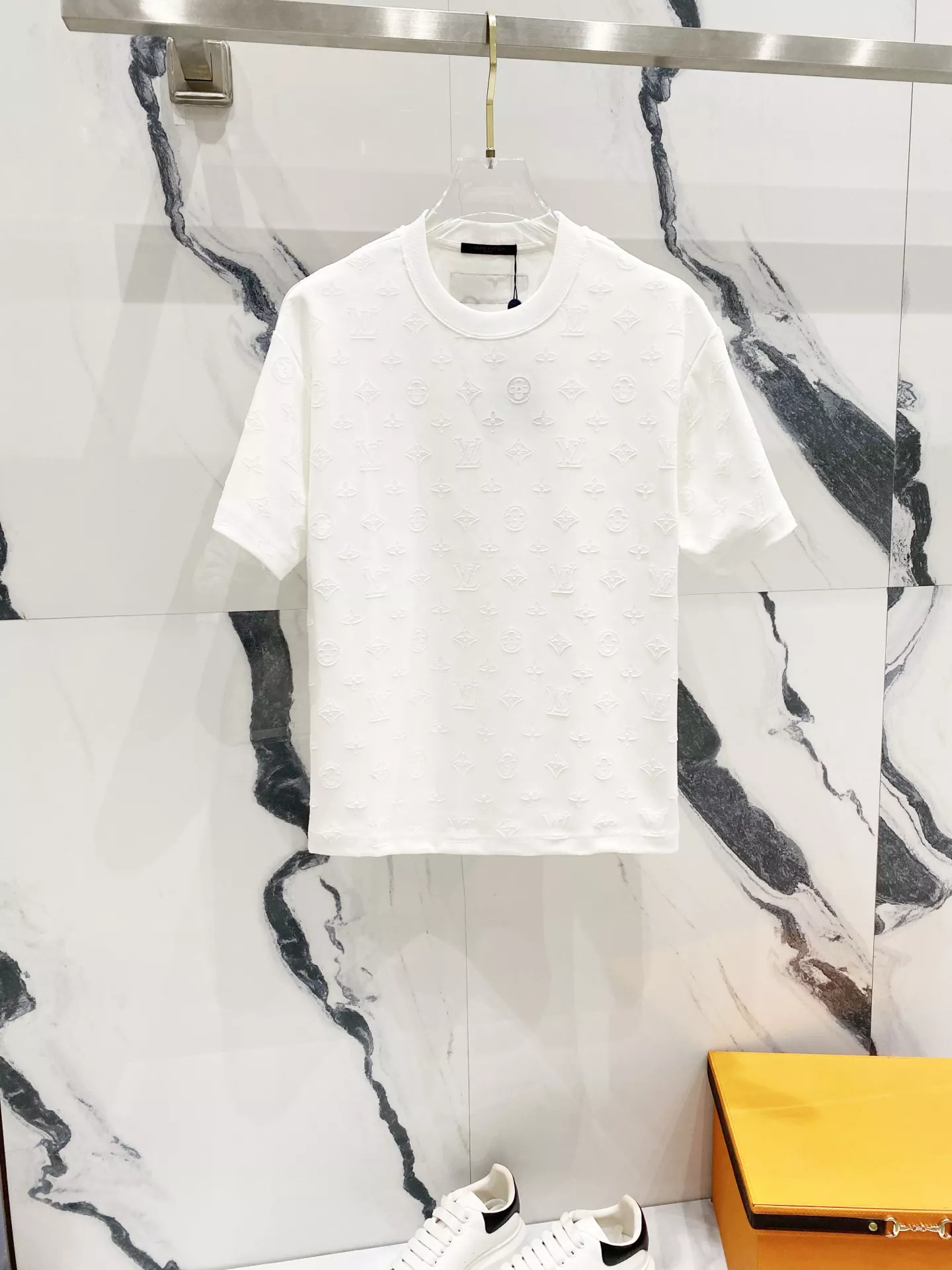 Sophisticated 7538 Louis Vuitton LV T-Shirts Short Sleeved For Unisex