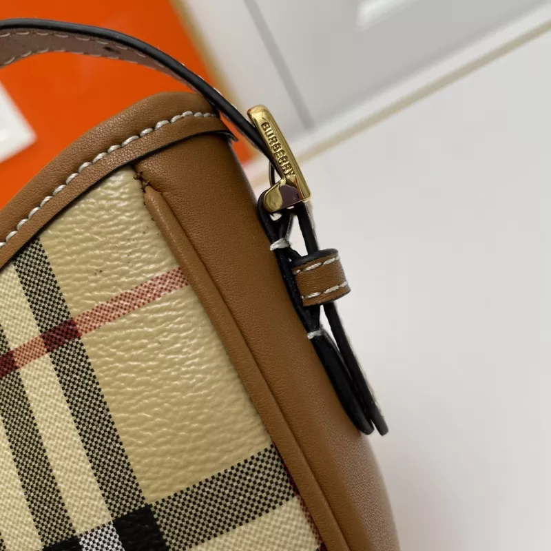 Sophisticated 7555 Burberry AAA Quality Shoulder Bags For Women