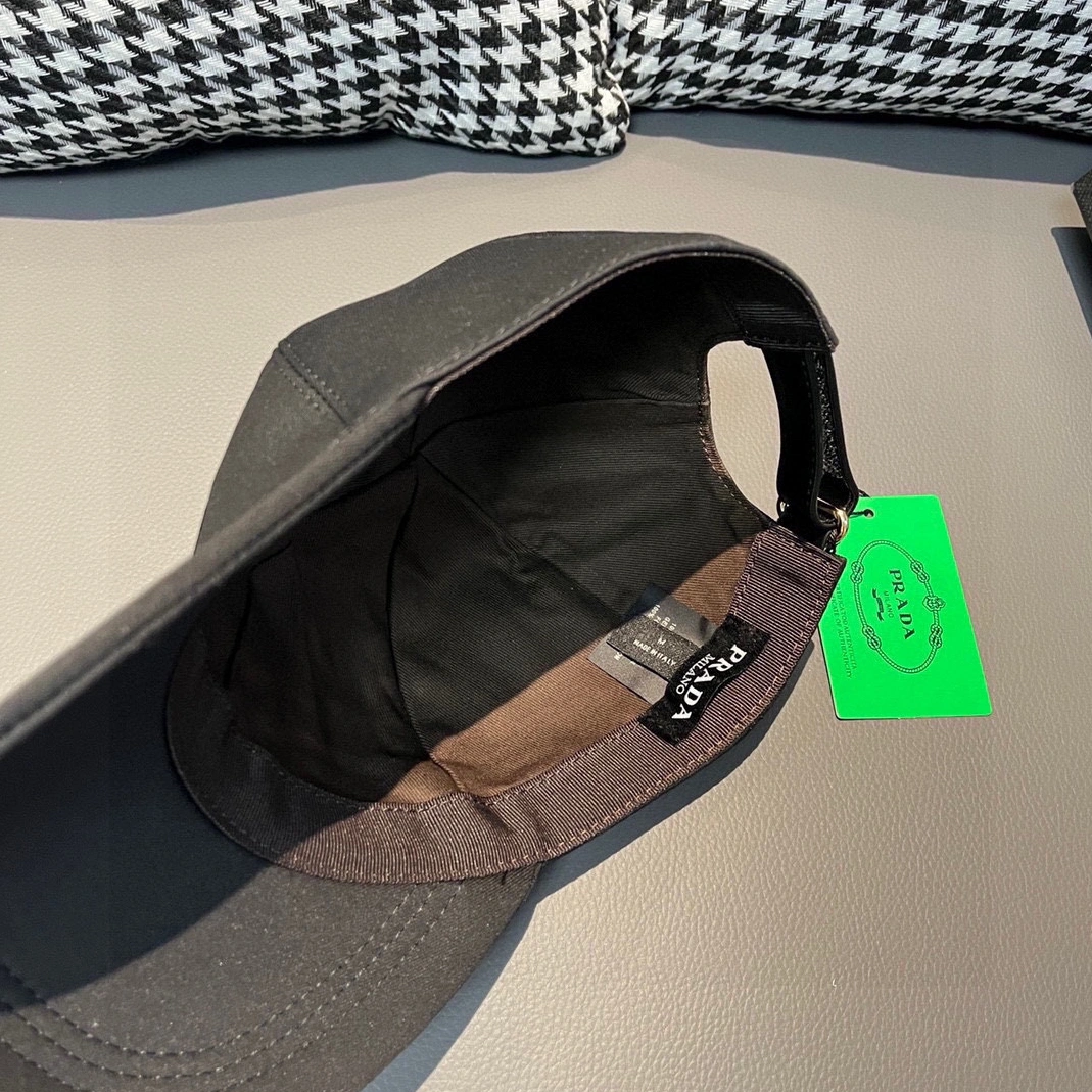Sophisticated 7736 Prada Caps