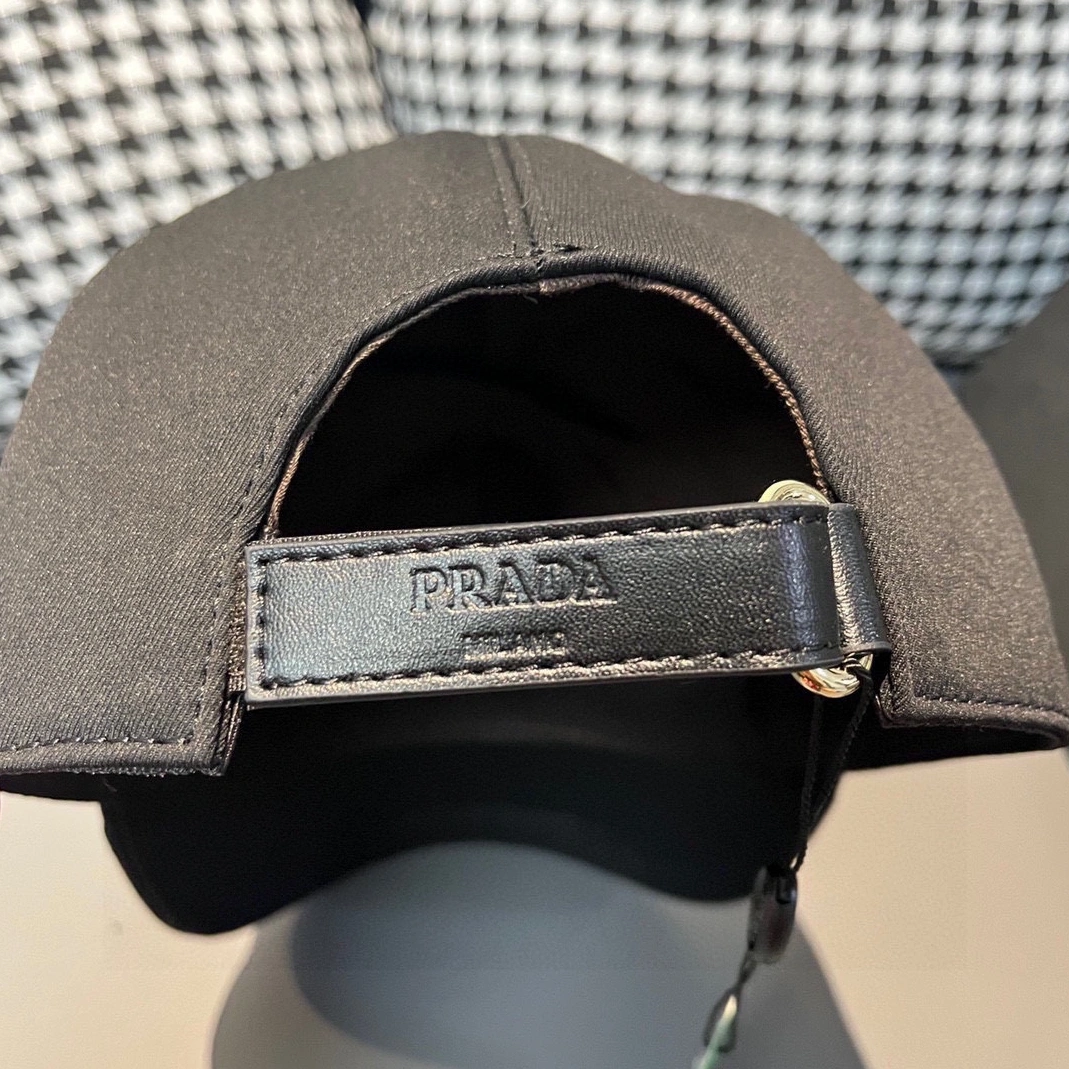 Sophisticated 7736 Prada Caps
