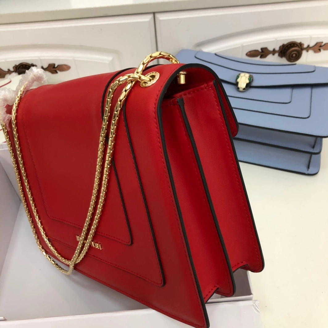 Sophisticated 7862 Bvlgari AAA Quality Messenger Bags For Women