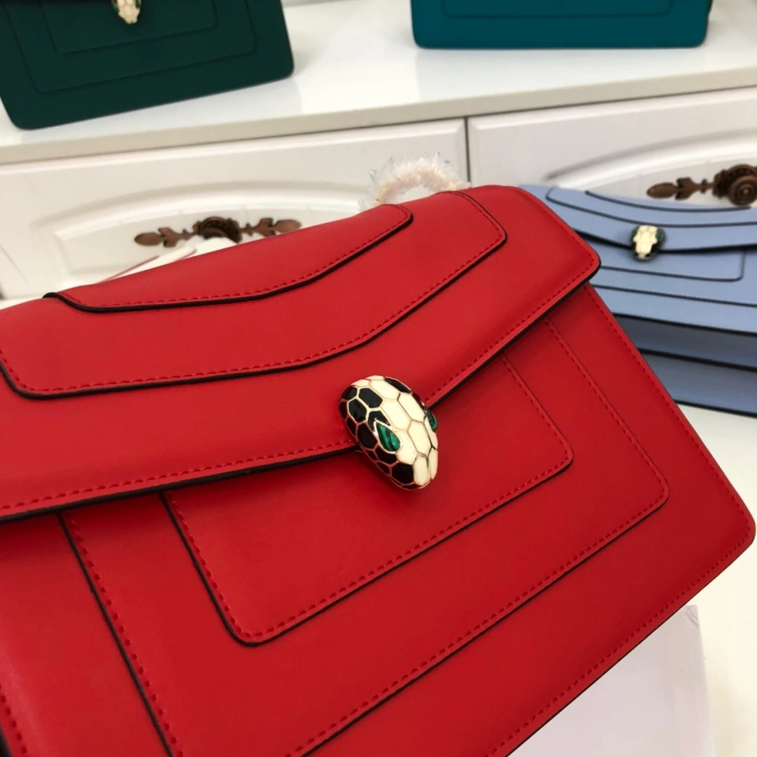 Sophisticated 7862 Bvlgari AAA Quality Messenger Bags For Women