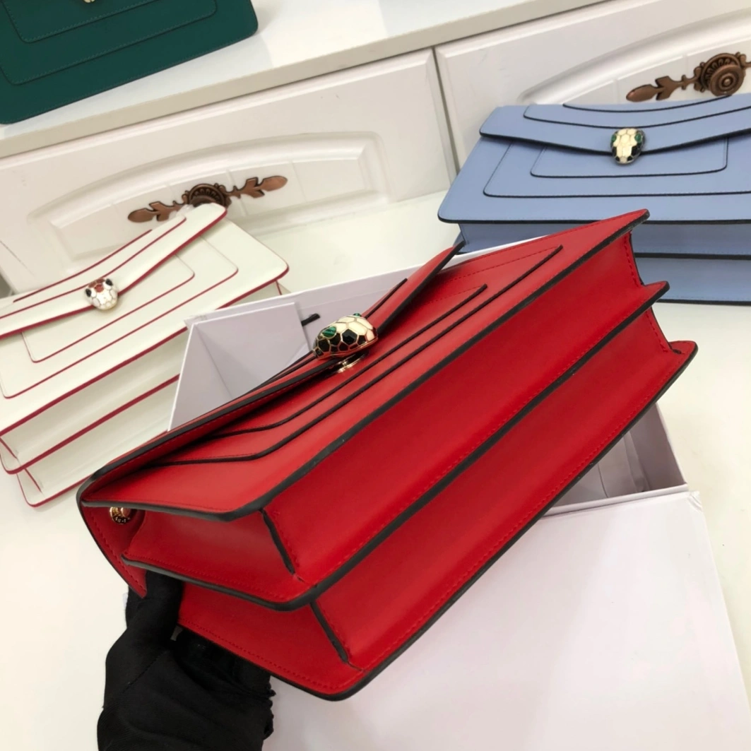 Sophisticated 7862 Bvlgari AAA Quality Messenger Bags For Women