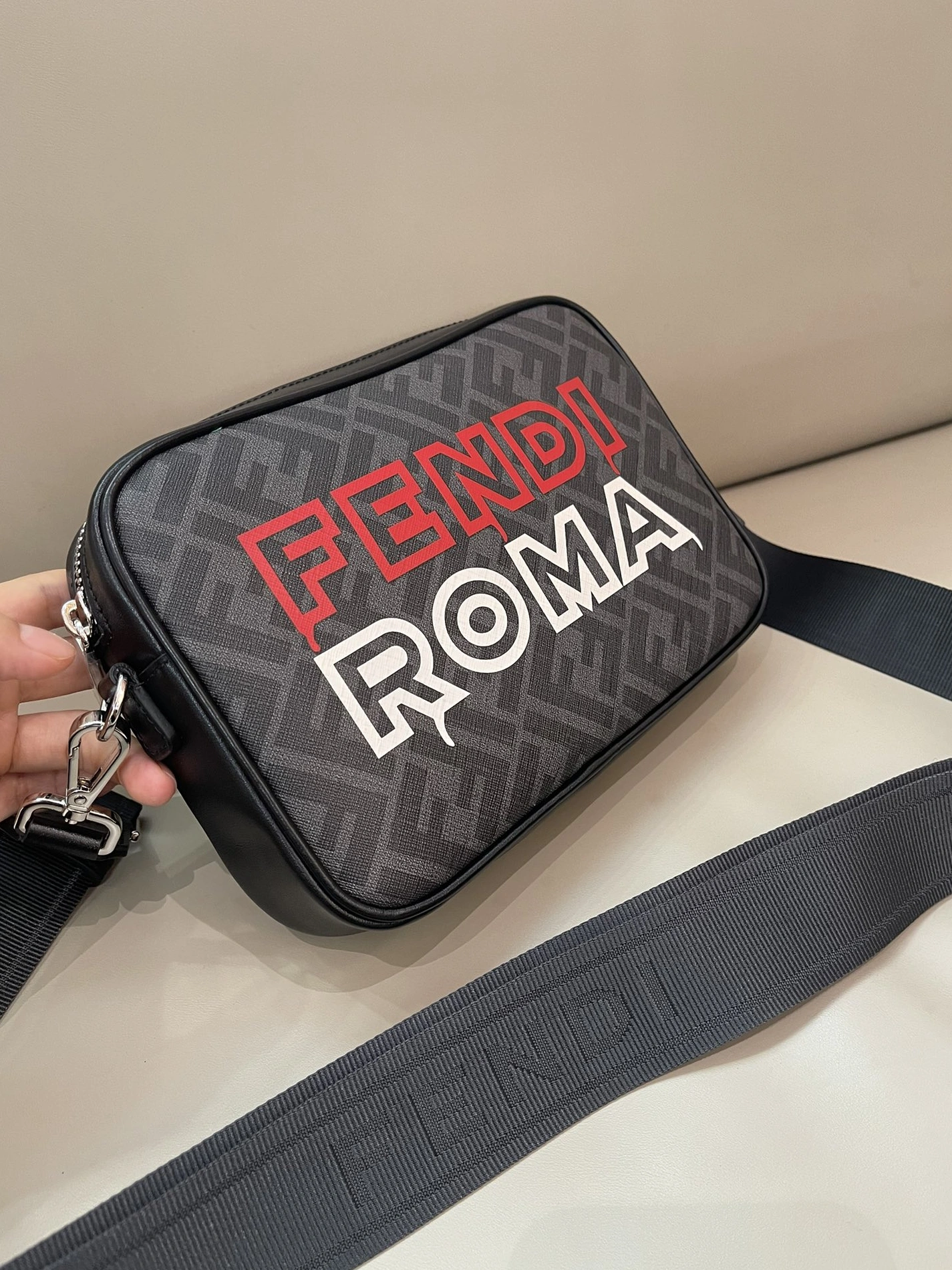Sophisticated 7931 Fendi AAA Man Messenger Bags