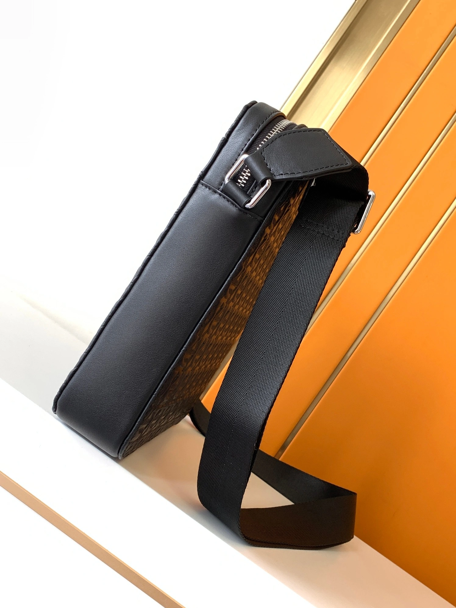 Sophisticated 8056 Salvatore Ferragamo AAA Man Messenger Bags