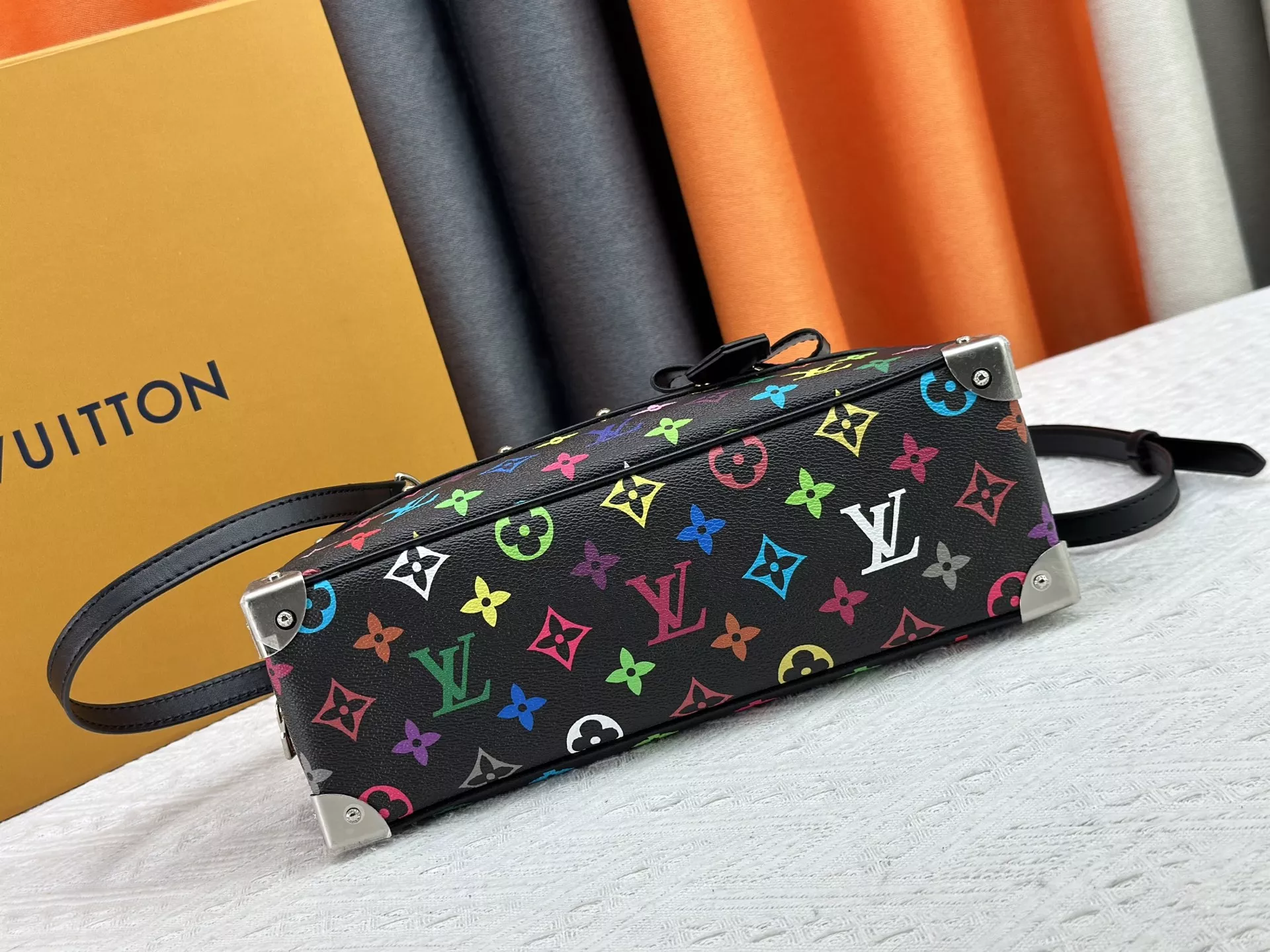 Sophisticated 8062 Louis Vuitton AAA Quality Handbags For Women