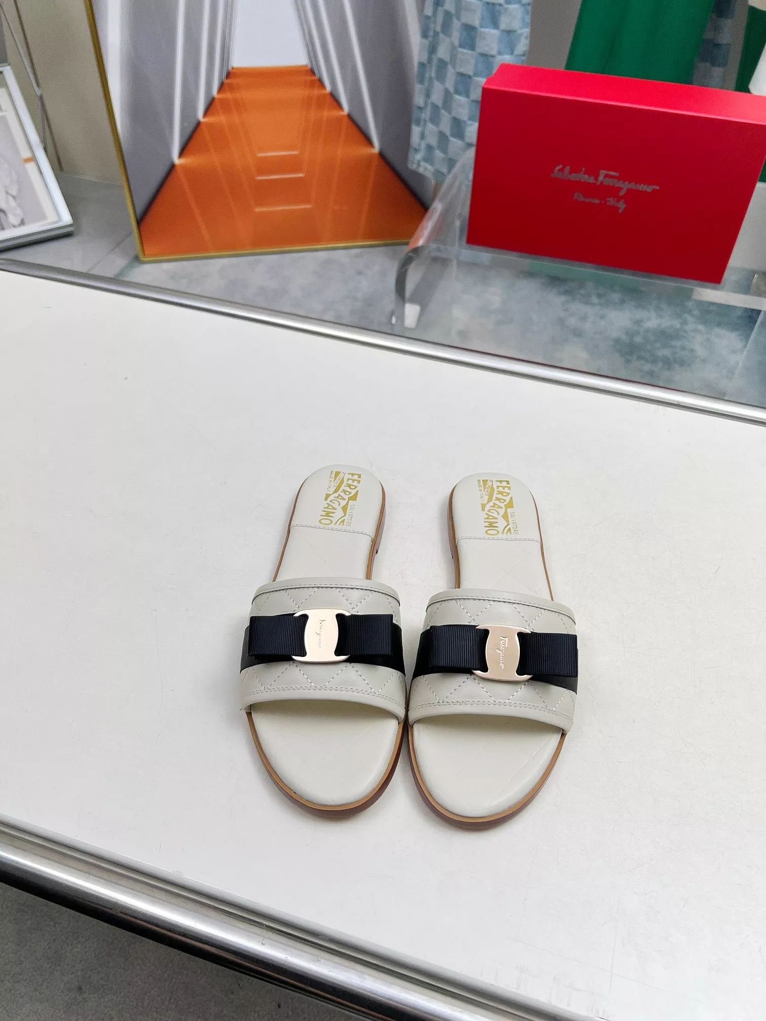 Sophisticated 8128 Salvatore Ferragamo Slippers For Women
