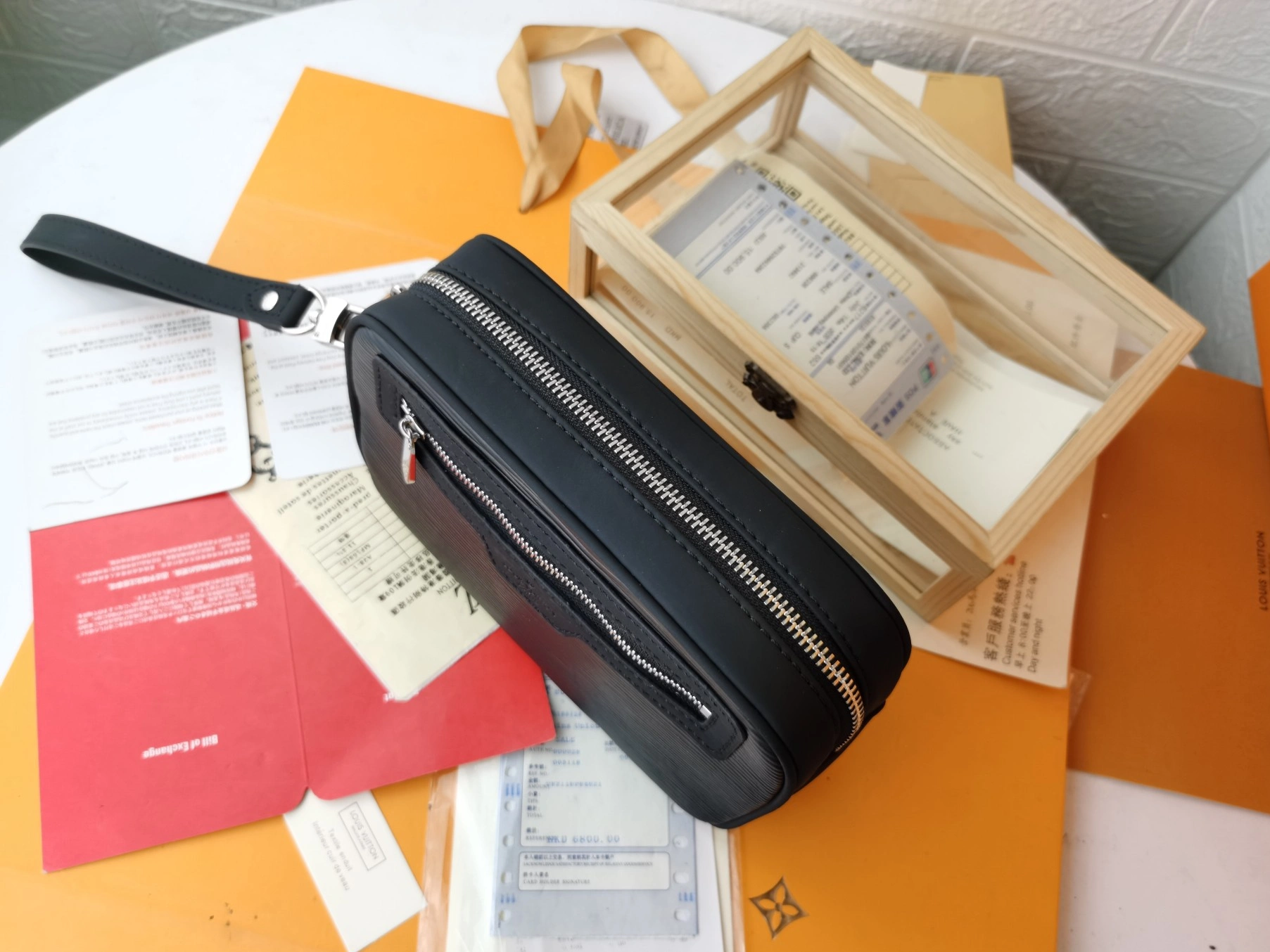 Sophisticated 8201 Louis Vuitton AAA Man Wallets