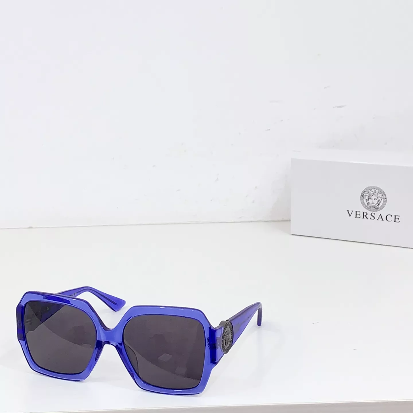 Sophisticated 8288 Versace AAA Quality Sunglasses