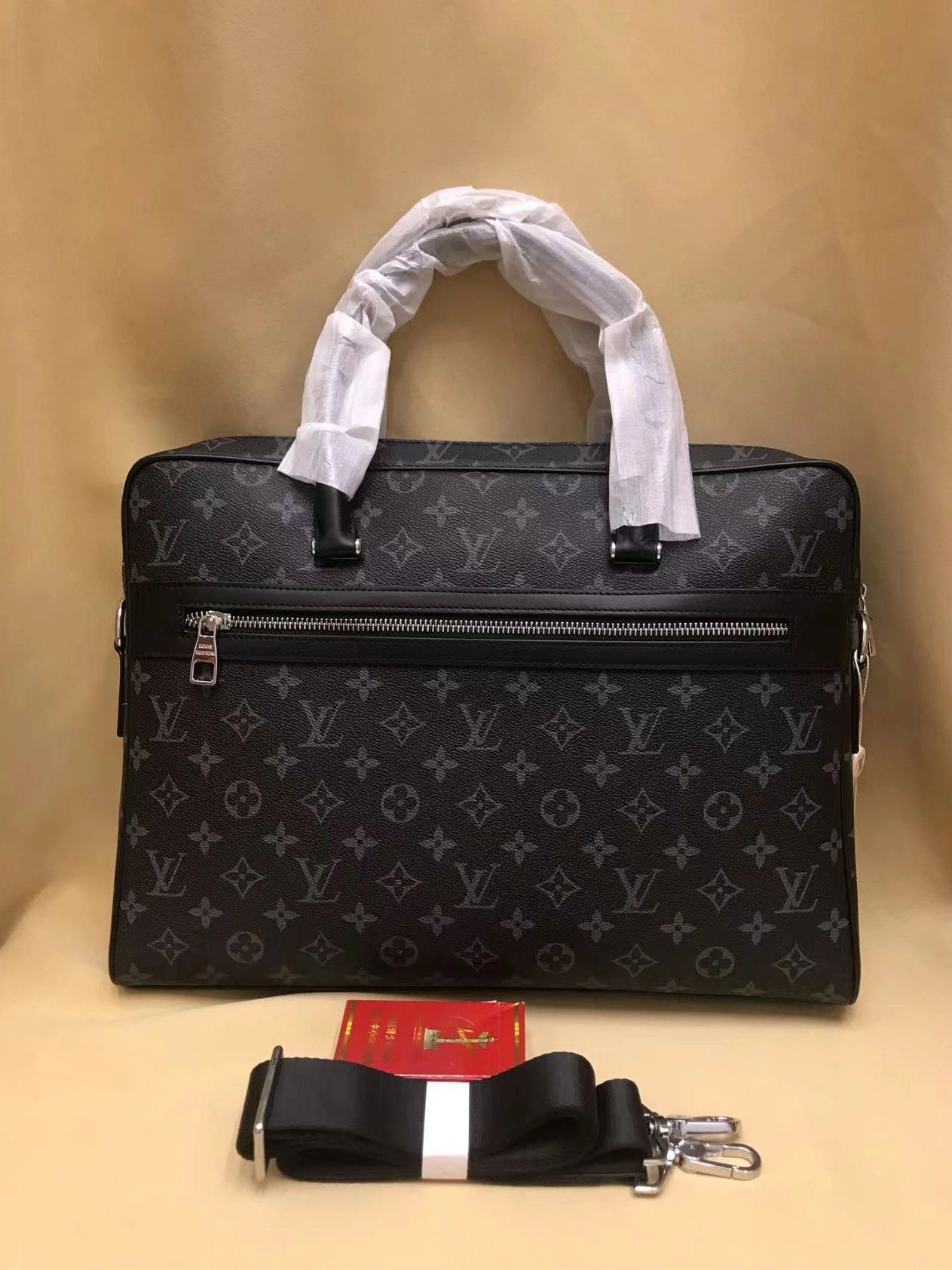 Sophisticated 8404 Louis Vuitton AAA Man Handbags