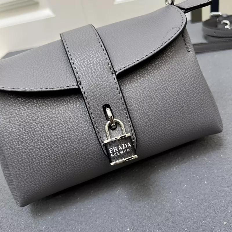 Sophisticated 8408 Prada AAA Quality Messenger Bags For Women