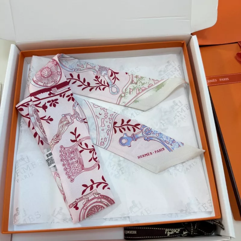 Sophisticated 8427 Hermes Silk Scarf