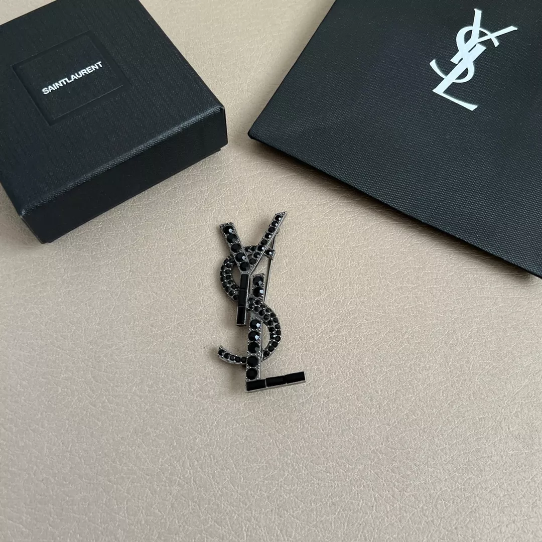 Sophisticated 848 Yves Saint Laurent Brooches For Women