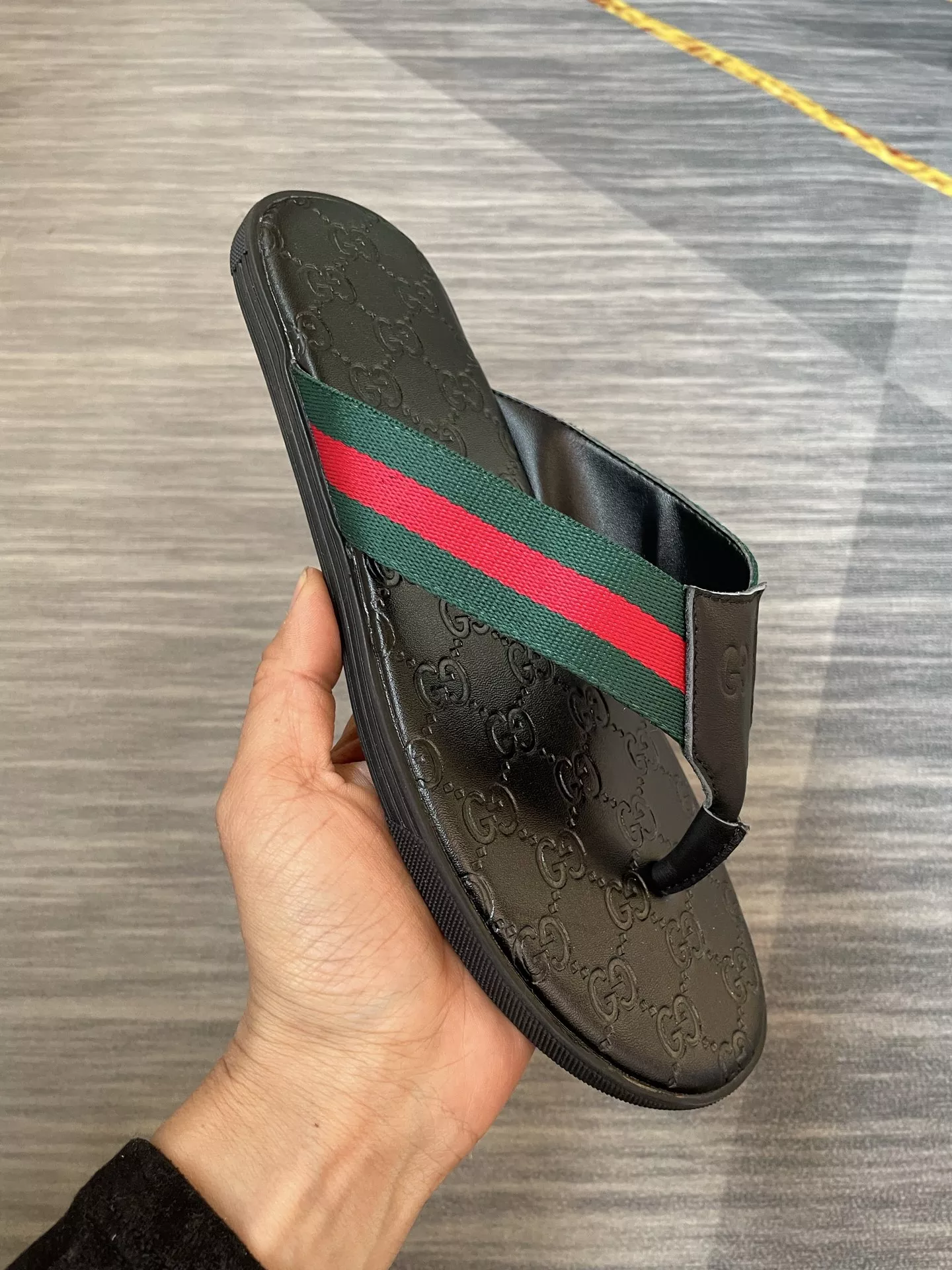 Sophisticated 8498 Gucci Slippers For Men
