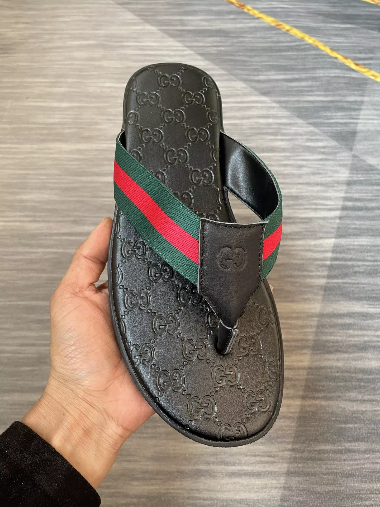 Sophisticated 8498 Gucci Slippers For Men