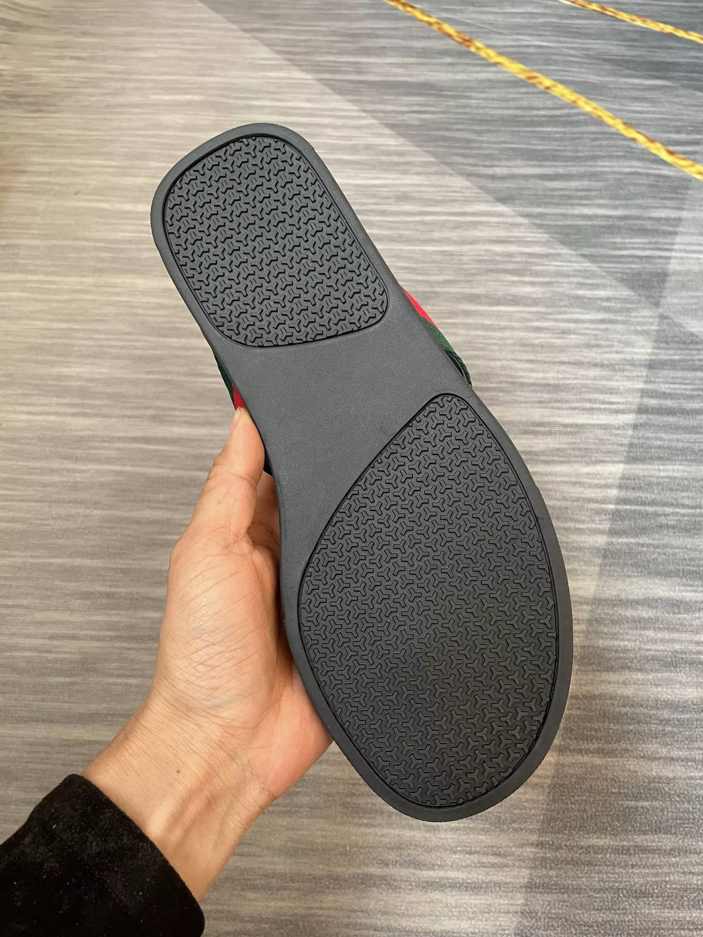 Sophisticated 8498 Gucci Slippers For Men
