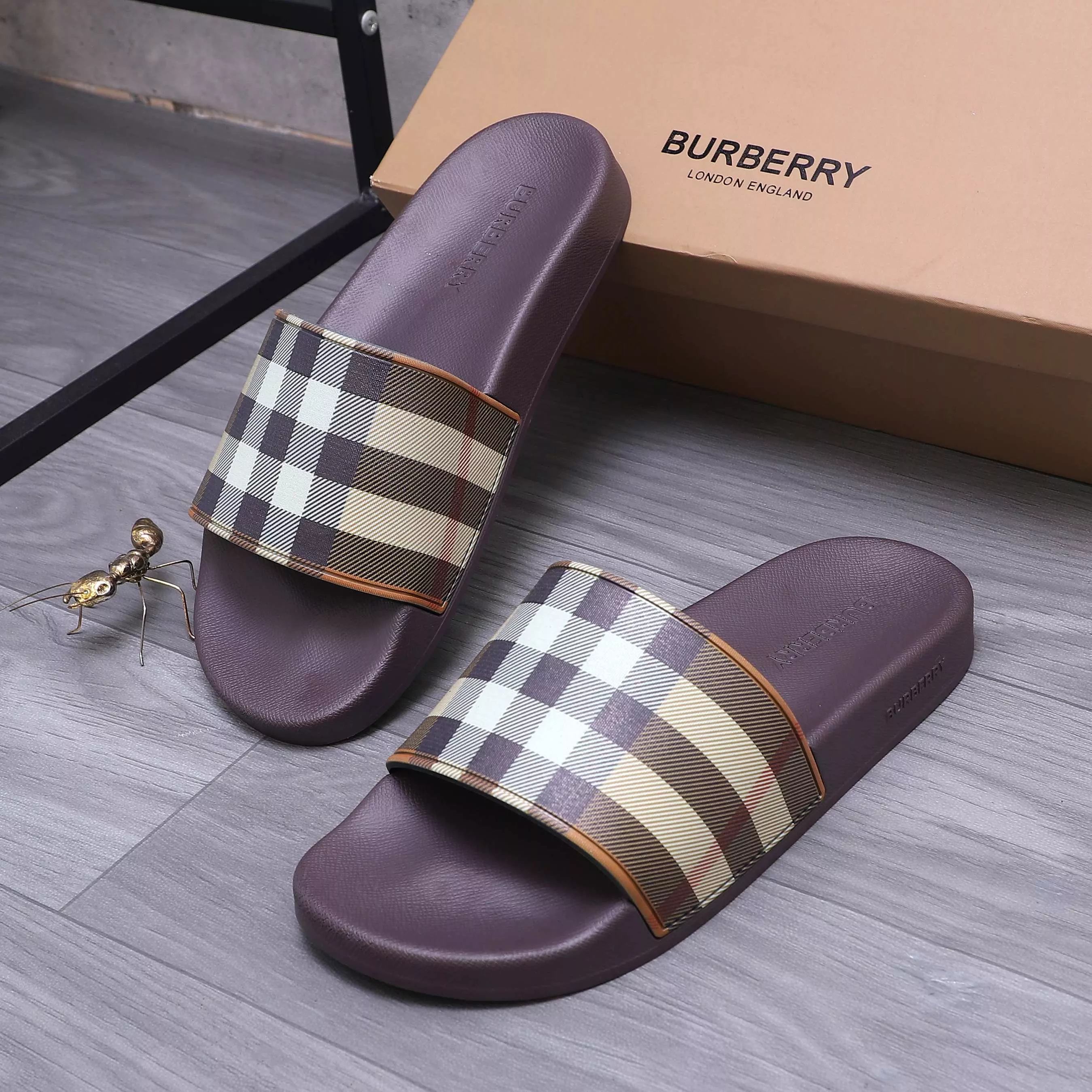 Sophisticated 8622 Burberry Slippers For Men