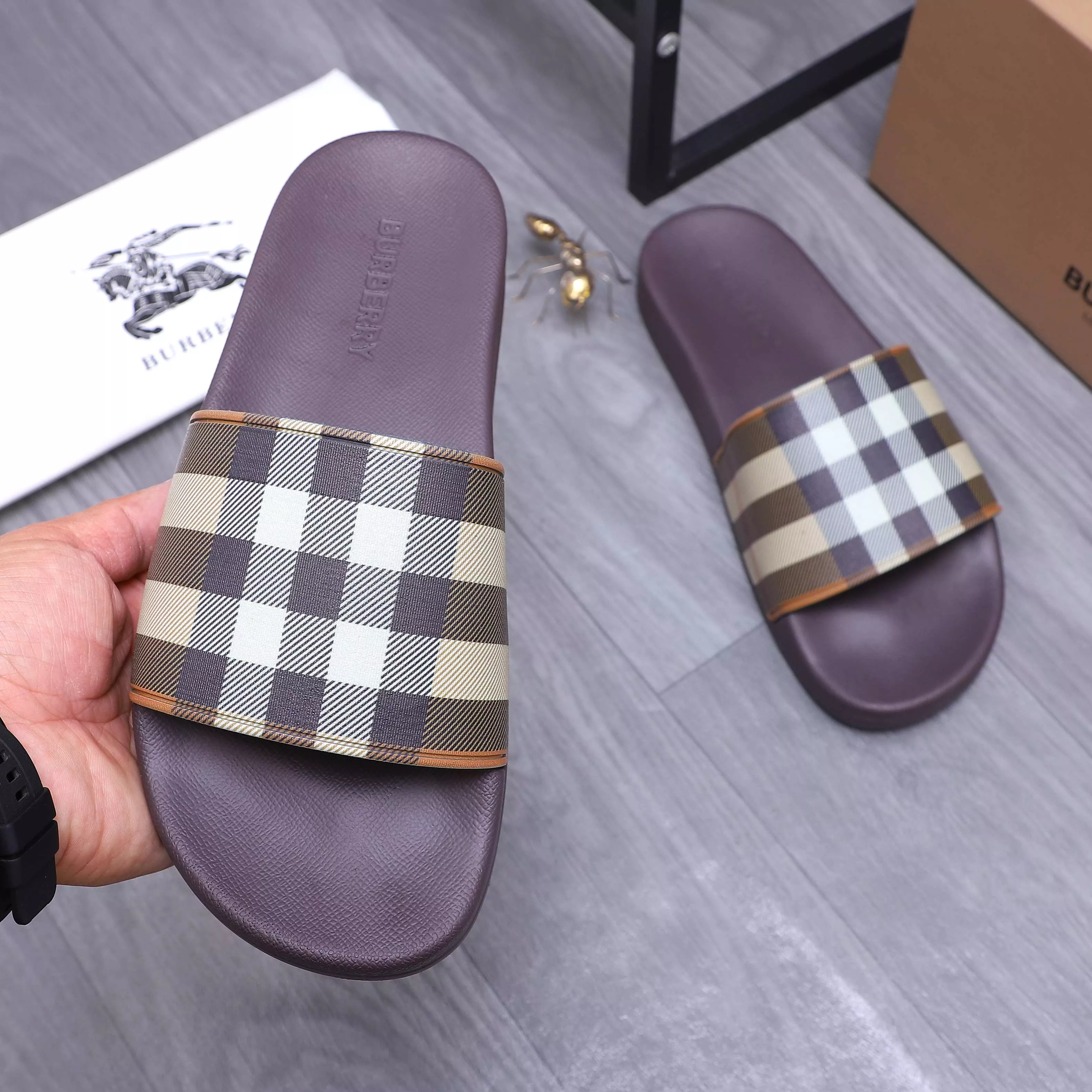 Sophisticated 8622 Burberry Slippers For Men