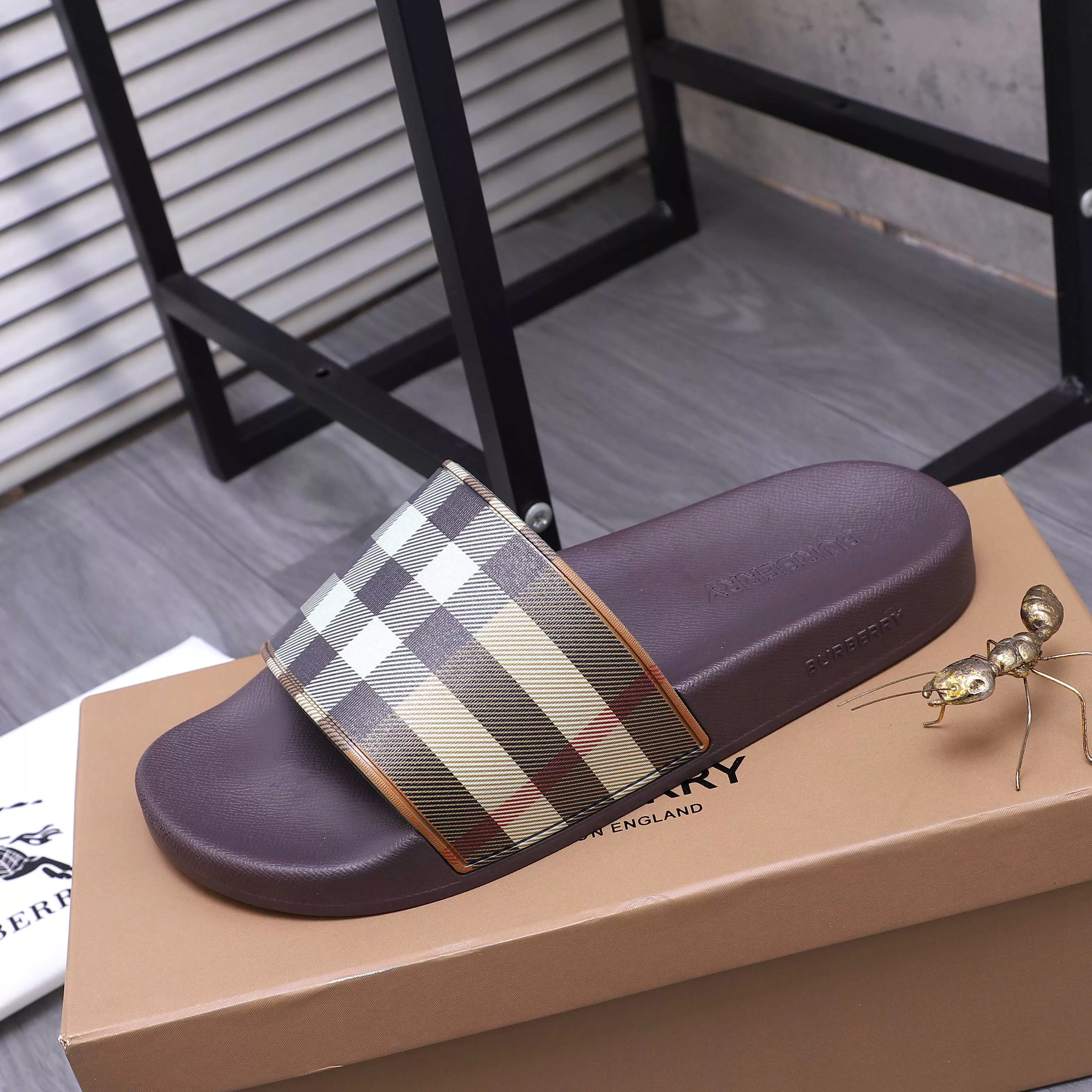 Sophisticated 8622 Burberry Slippers For Men