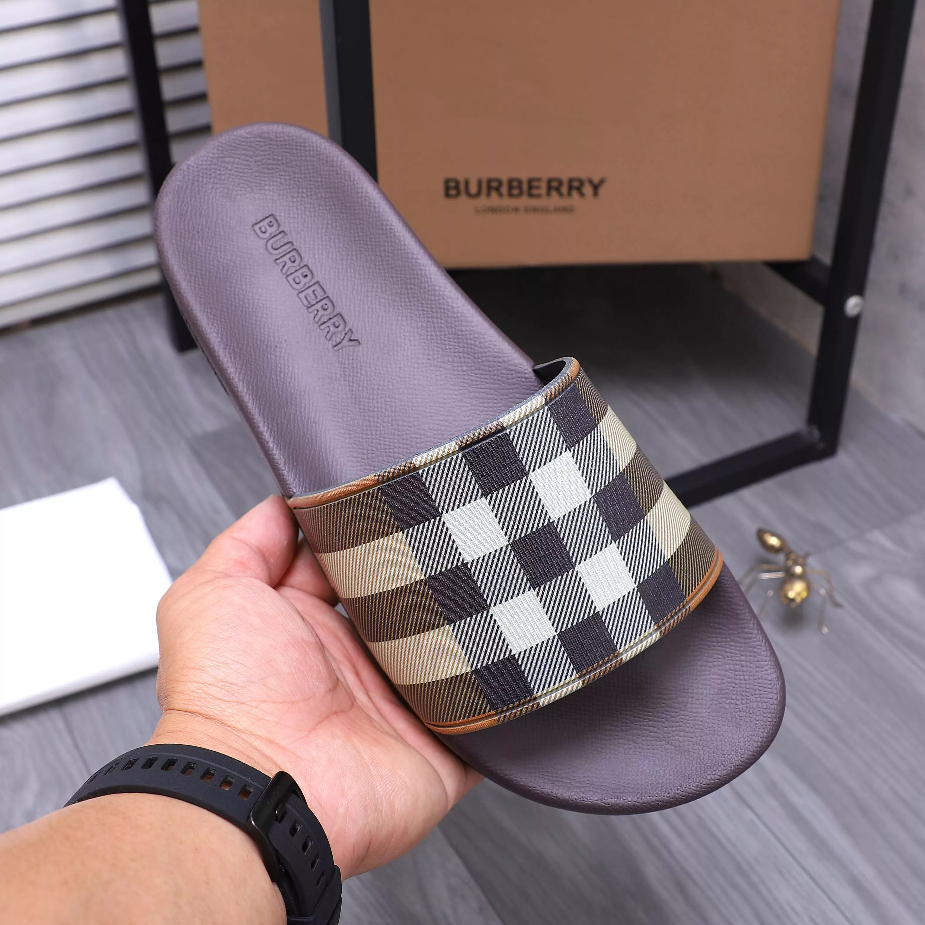 Sophisticated 8622 Burberry Slippers For Men