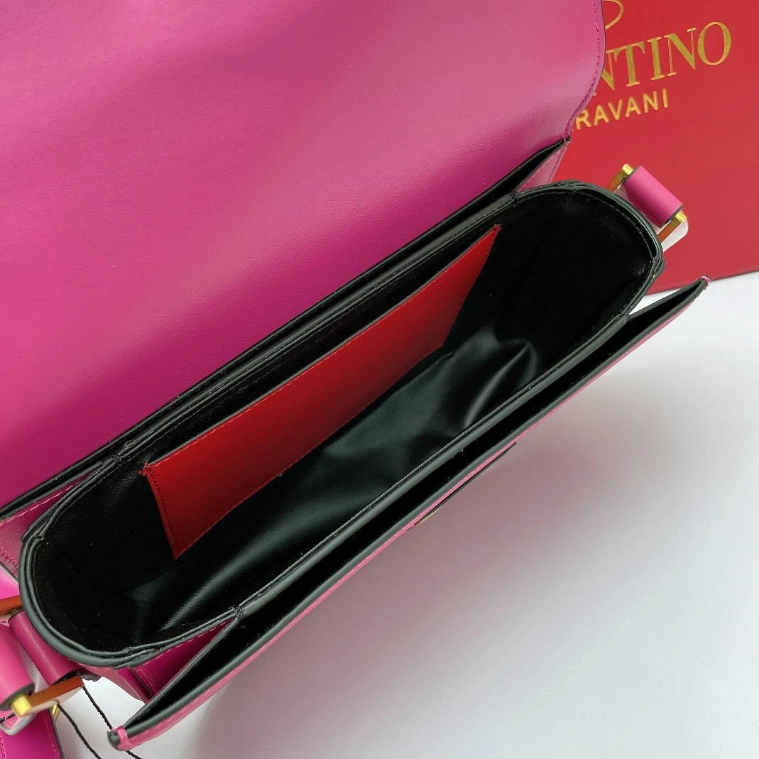 Sophisticated 8790 Valentino AAA Quality Messenger Bags For Women
